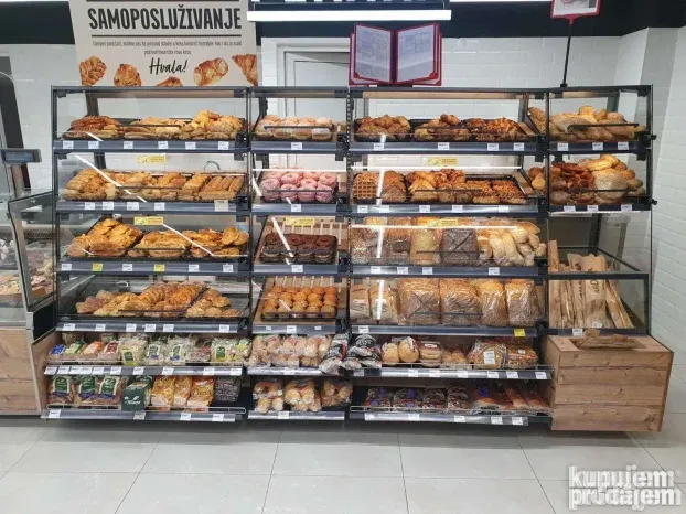 Vitrina za hleb i pecivo / Hlebarica