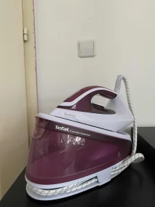 Tefal PEGLA SV6110 SA PARNOM STANICOM - kompaktna i efikasna
