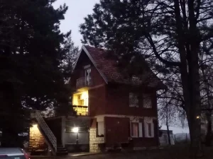 32 ari,useljiva kuća kao na Zlatibor , Smederevo, Leštar, 4.0 četvorosobna, 127 m²