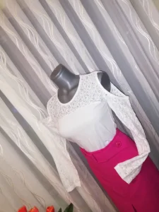 Bela pamučna majca PAGE vel. S-M