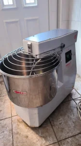 Italijanski mikser 32L , odličan