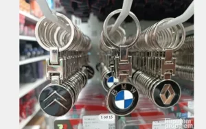 Metalni auto privezak privesci sa rotirajućim logotipom