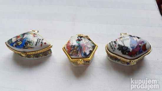 Porcelanska ukrasna kutija - br.10
