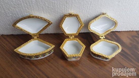 Porcelanska ukrasna kutija - br.10