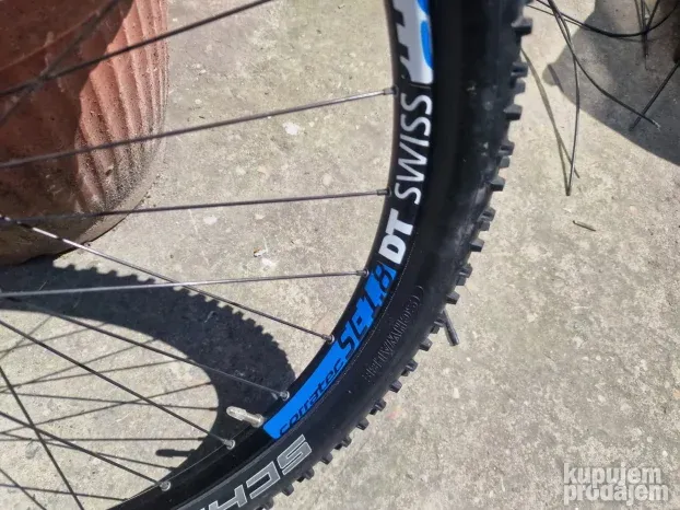 dt swiss prednji 26