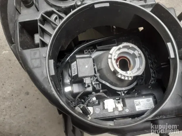 Mercedes W 211 levi xsenon far