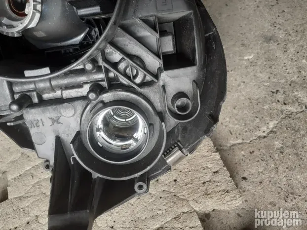 Mercedes W 211 levi xsenon far