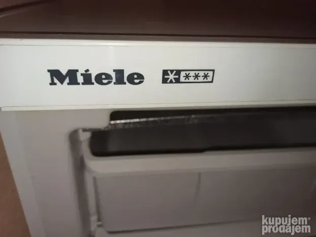Miele zamrzivač 126 litara F7101S made in Austria РЕЗЕРВИСАН