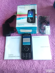 Sony ericsson W 100i SPIRO, NOV, kutija, SRPSKI MENI.