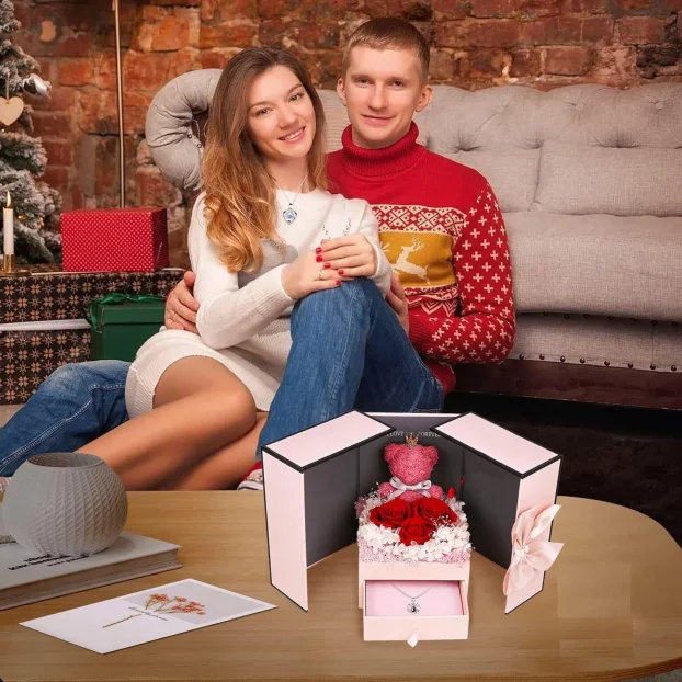 Ukrasna poklon kutija za nakit sa medom i konzervir. ružom