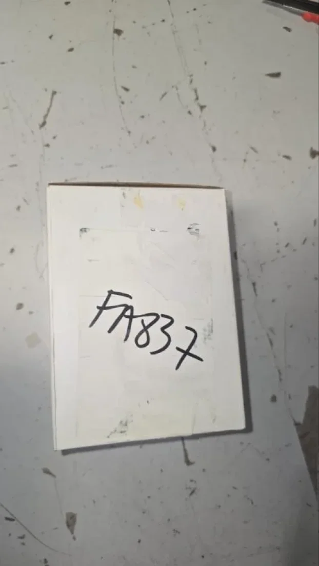 Ukrasna poklon kutija za nakit sa medom i konzervir. ružom