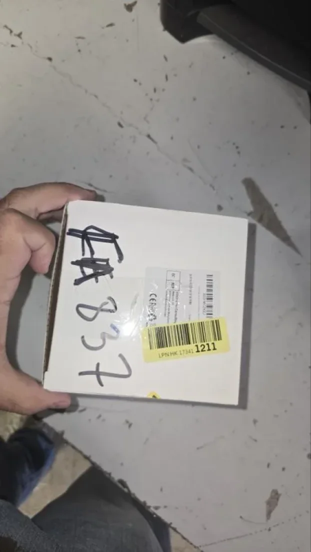 Ukrasna poklon kutija za nakit sa medom i konzervir. ružom