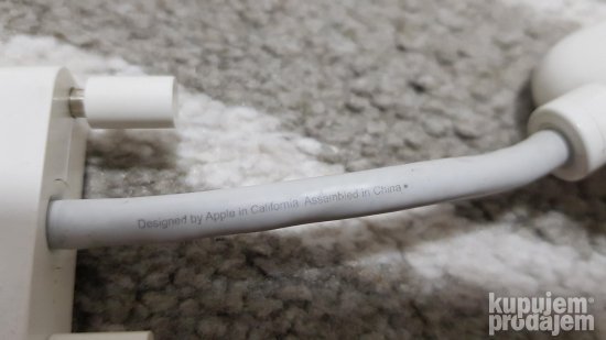 Apple DVI to VGA adapter