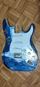 Telo strata sa pločom i magnetima