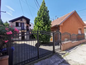 Dušana Popovića, Svetinikolska crkva, 3.0 trosobna, 80 m²