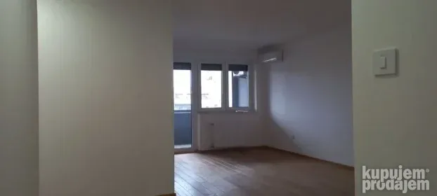 Trosoban stan na top lokaciji! 70m2