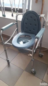 Toaletne stolice - višenamenske NOVE