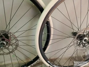 Razni delovi za bicikle