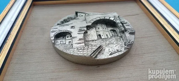 Stara slika reljef sa srebrom