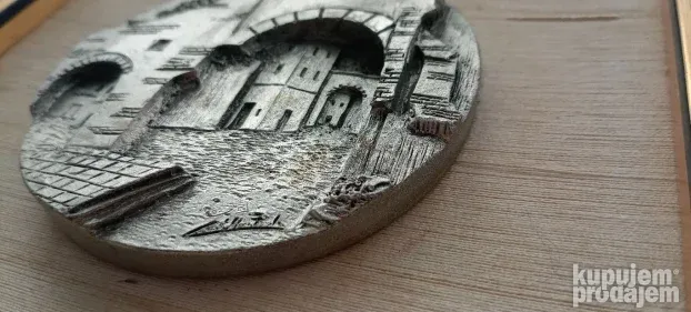 Stara slika reljef sa srebrom