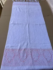 PEŠKIR ozbiljan, veći, pamučni, puniji,utkan motiv,49x133 cm