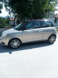 Lancia Ypsilon