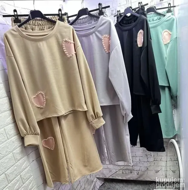 Komplet: 2.800 dinara