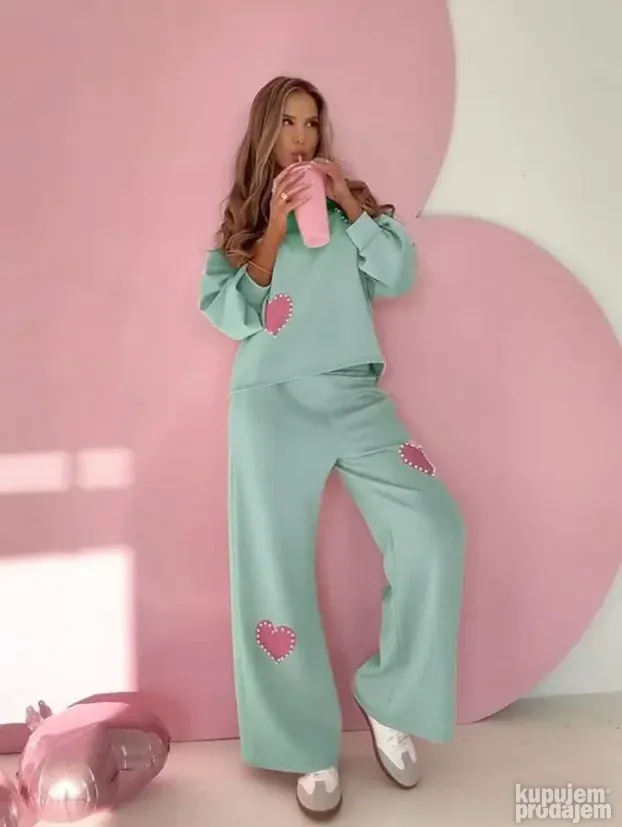 Komplet: 2.800 dinara