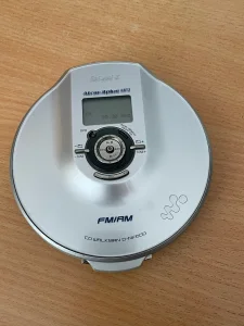 SONY - CD Walkman - D-NF 600 - CD, Radio FM/AM