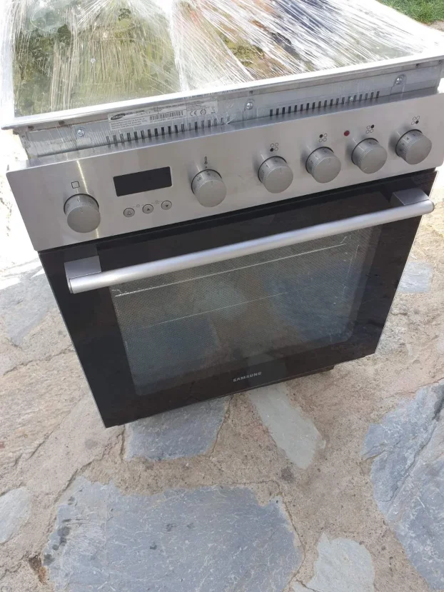 Ugradni sporet samsung sa plocom