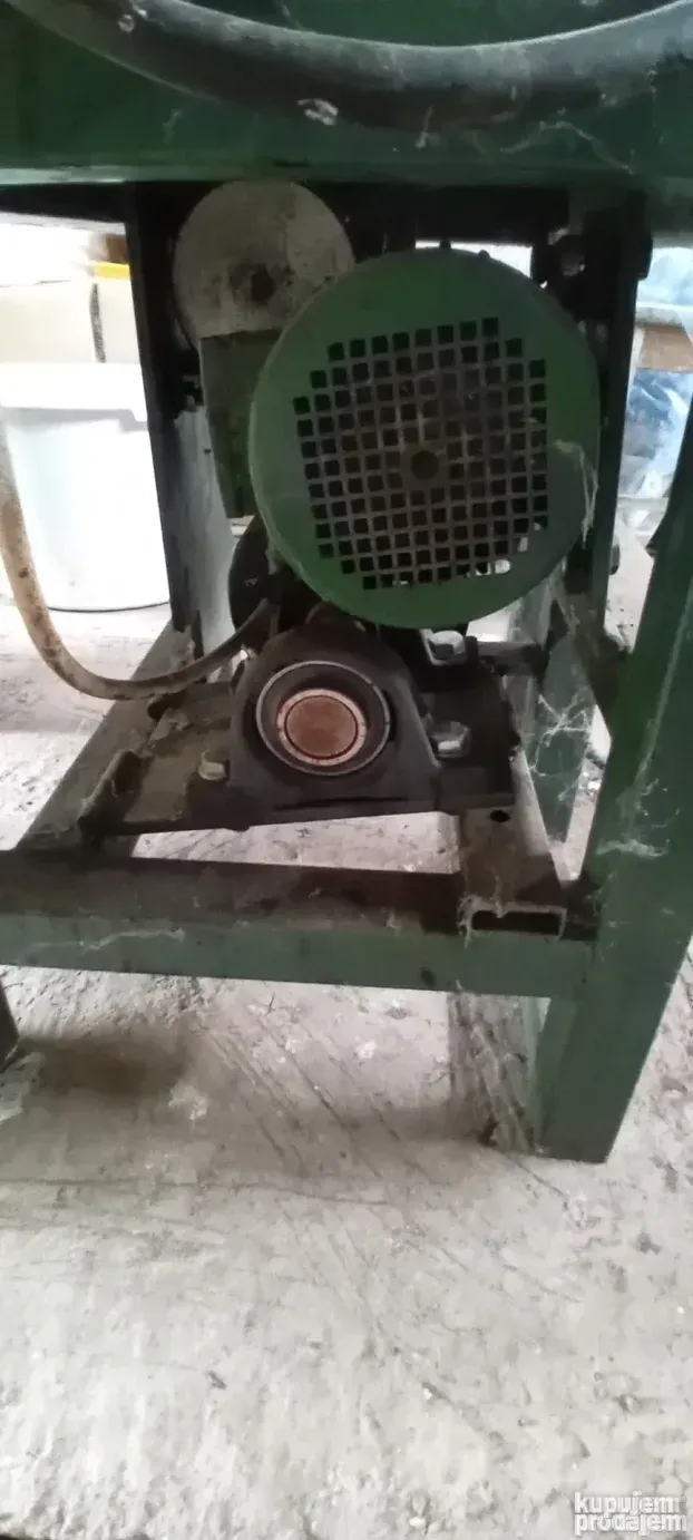Mesalica za pcelinje pogace