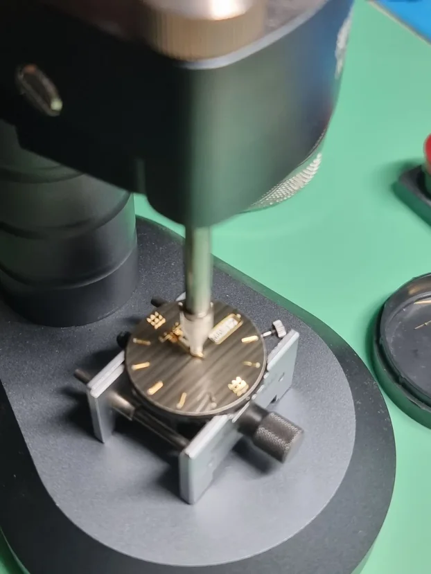 Servis i poliranje satova.