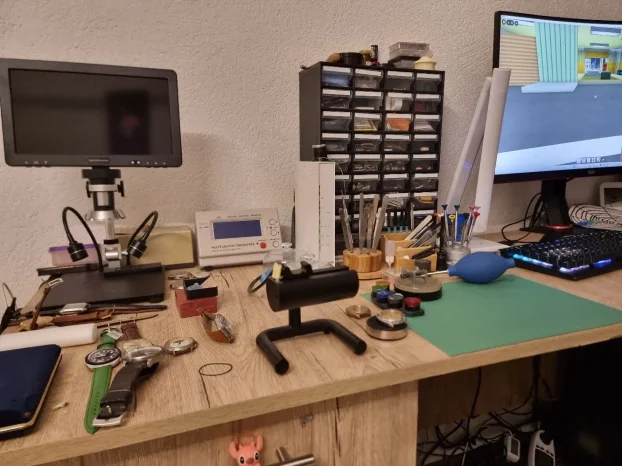 Poliranje i servis satova.