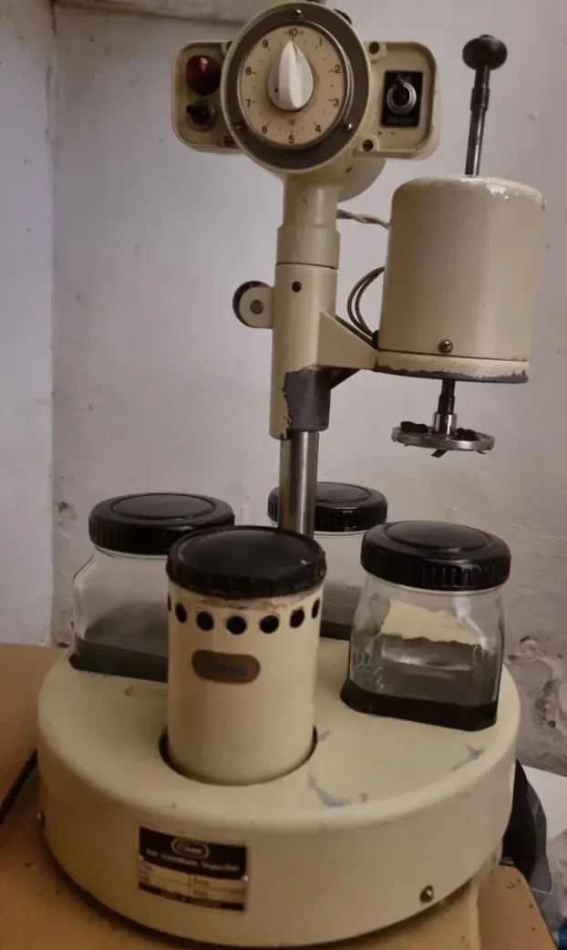 Poliranje i servis satova.