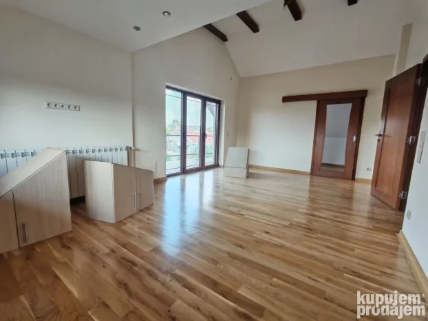 Budisava, 5+ petosobna, 300 m²