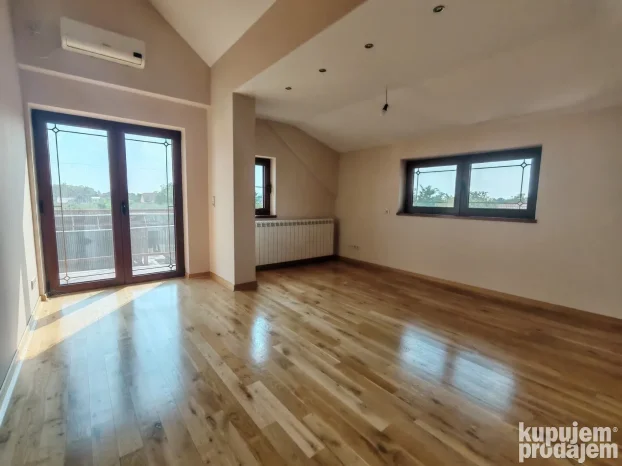 Budisava, 5+ petosobna, 300 m²