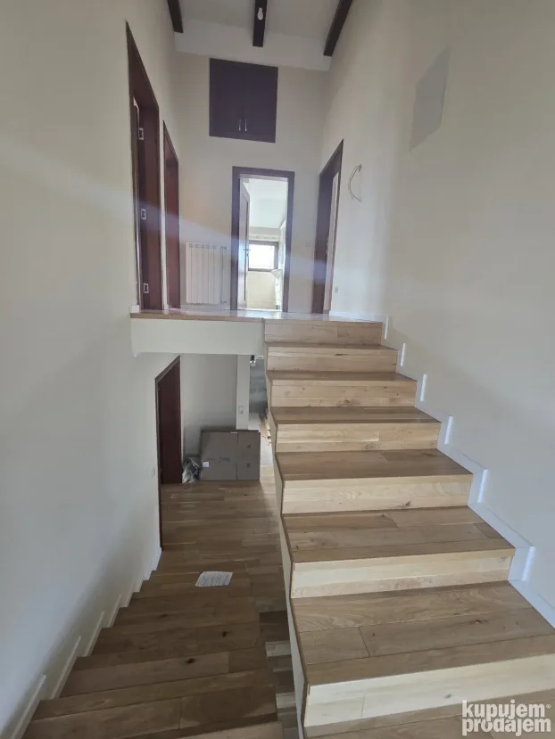 Budisava, 5+ petosobna, 300 m²