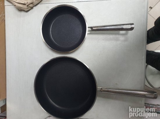 Tiganj 2 komada Rosle precnika 20 i 28cm.