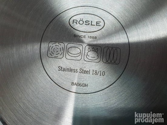 Tiganj 2 komada Rosle precnika 20 i 28cm.
