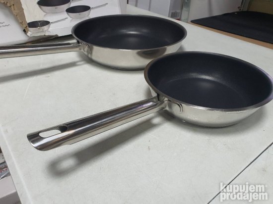 Tiganj 2 komada Rosle precnika 20 i 28cm.