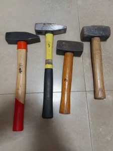 Komlet 4 cekica plus gratis dva drvena