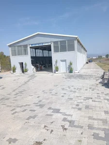 Izdaje se hala na Mramorskom brdu, 400m2