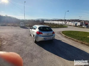 Opel Astra J