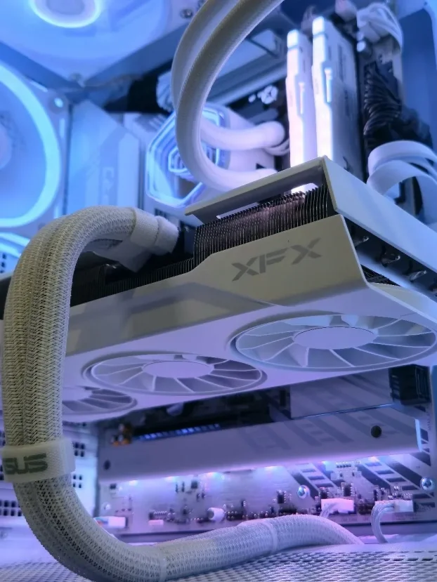 Ryzen 7 7800X3D RX 9070 X870 32GB 1TB - SM088PC