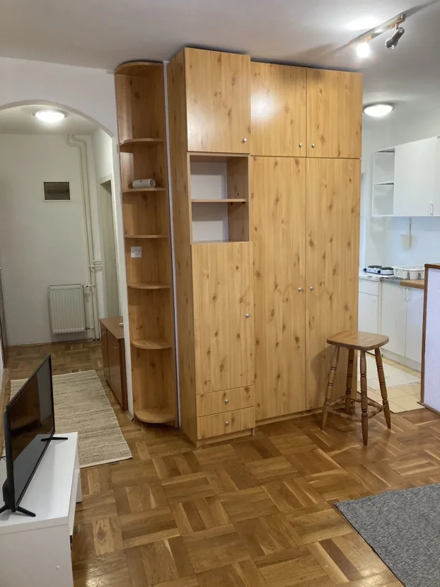 Sterijina, Podbara, 0.5 garsonjera, 28 m²