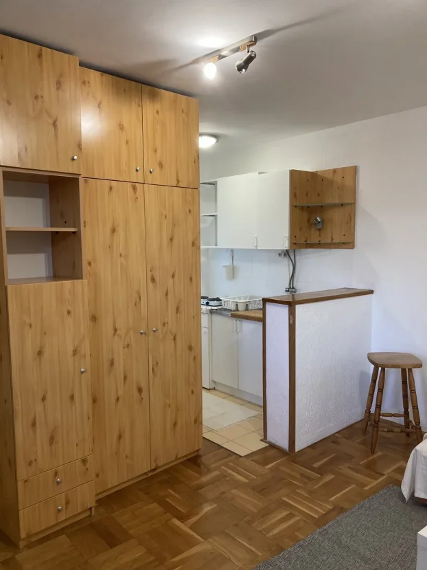 Sterijina, Podbara, 0.5 garsonjera, 28 m²