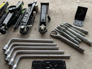 Kuka za slepanje sraf za vucu Mercedes vozila