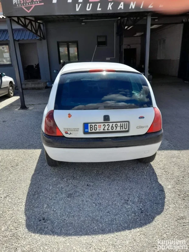 2001 Renault Clio 1.2