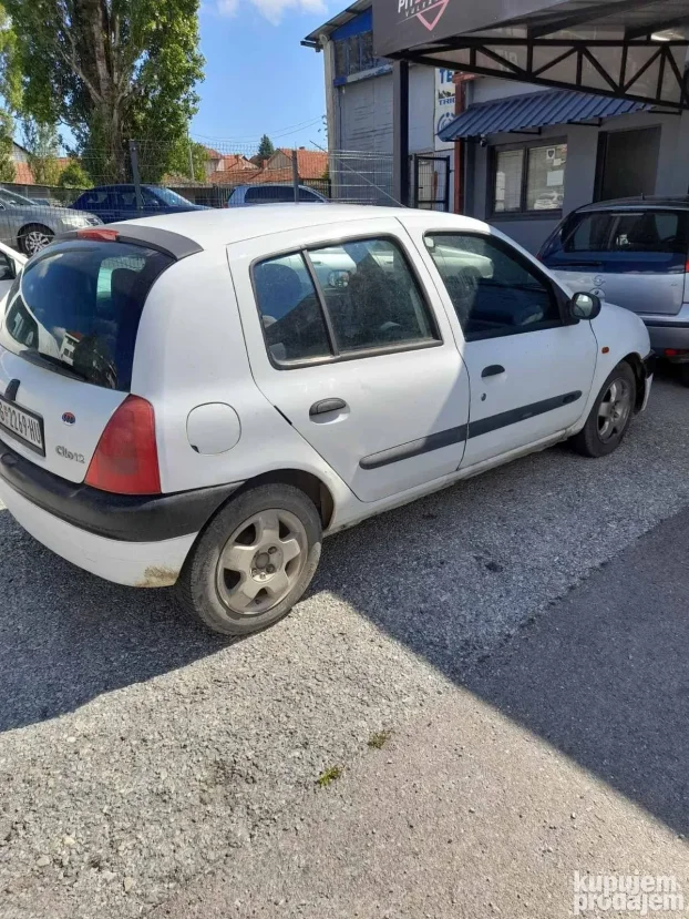 2001 Renault Clio 1.2
