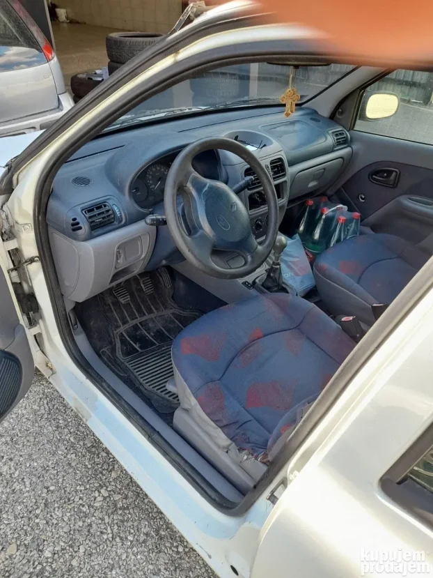 2001 Renault Clio 1.2